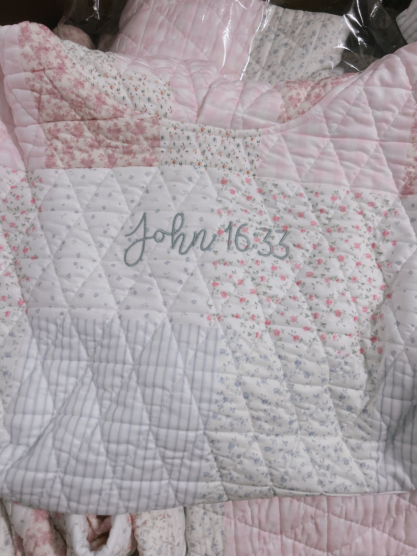 Quilted John 16:33 jogger set